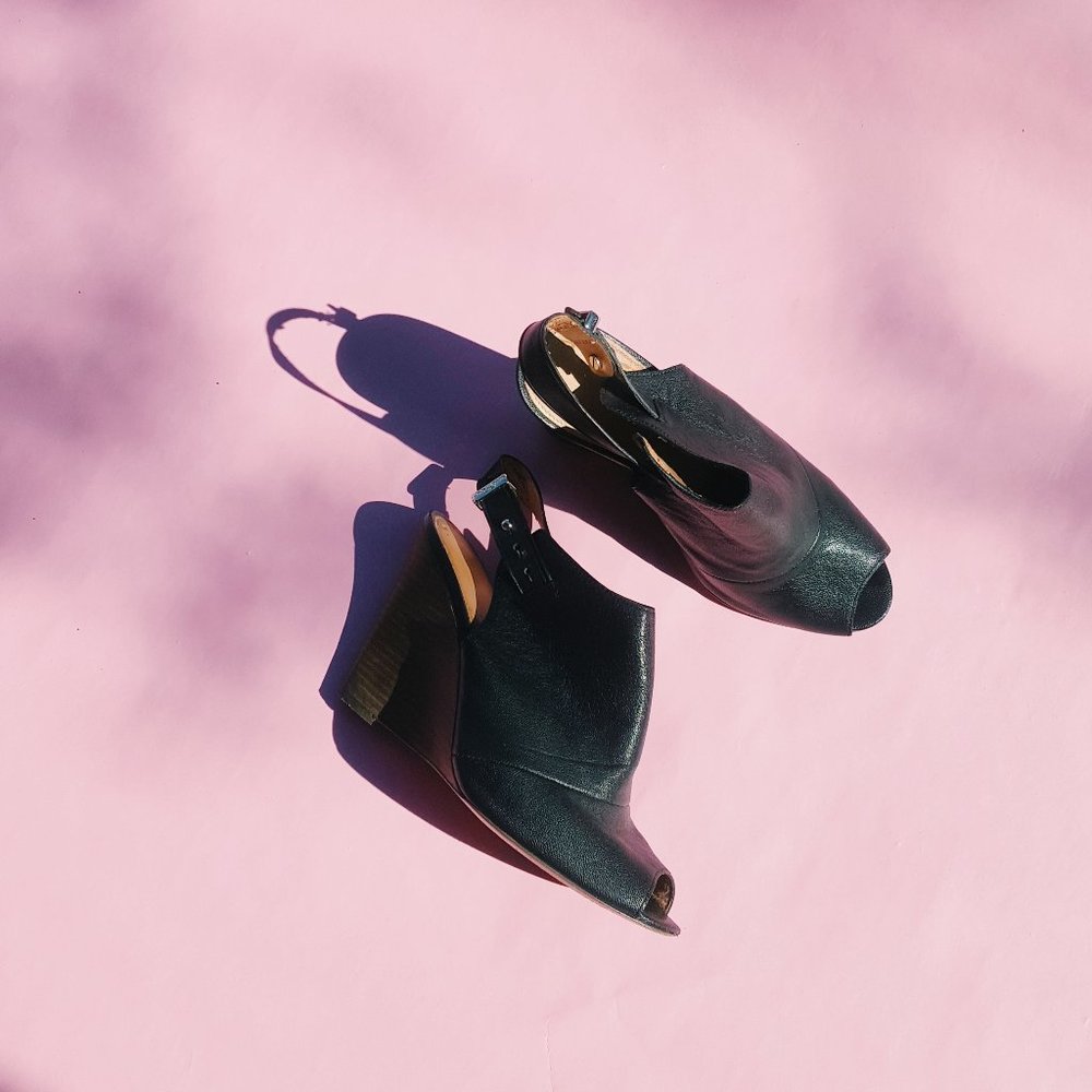 Coach Wedge Heel Vicky Veg Leather Size 7.5